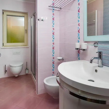 3 Bedroom Beautiful In * Mošćenička Draga