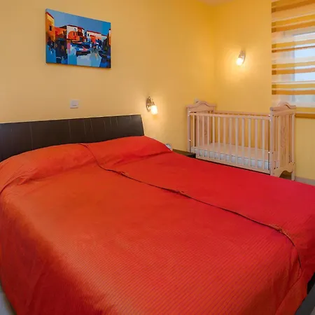 3 Bedroom Beautiful In 아파트 *