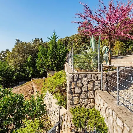 3 Bedroom Beautiful In 아파트